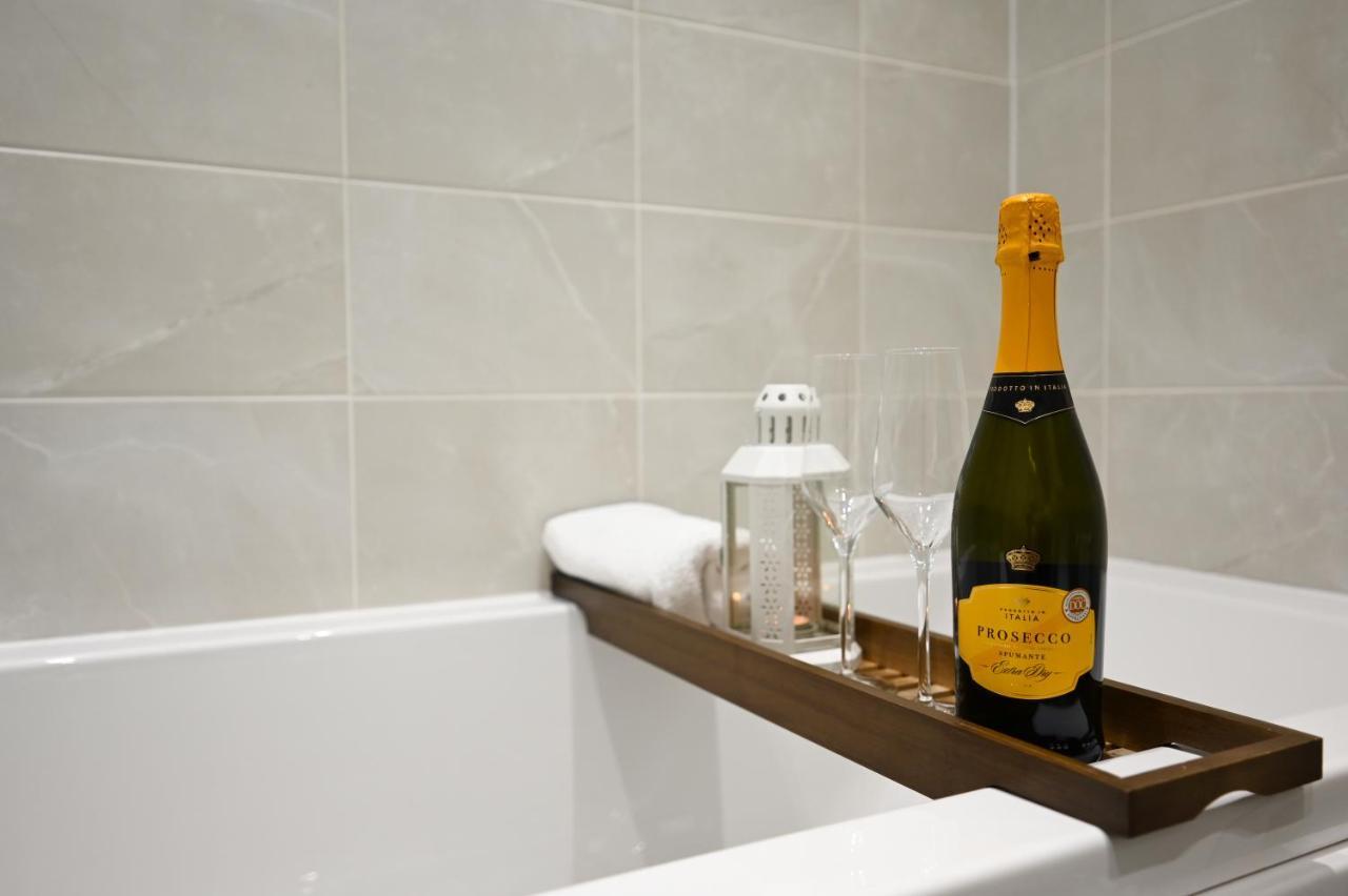 Luxury 4 Bed House With Gated Parking In The Heart Of Birmingham! Appartement Buitenkant foto